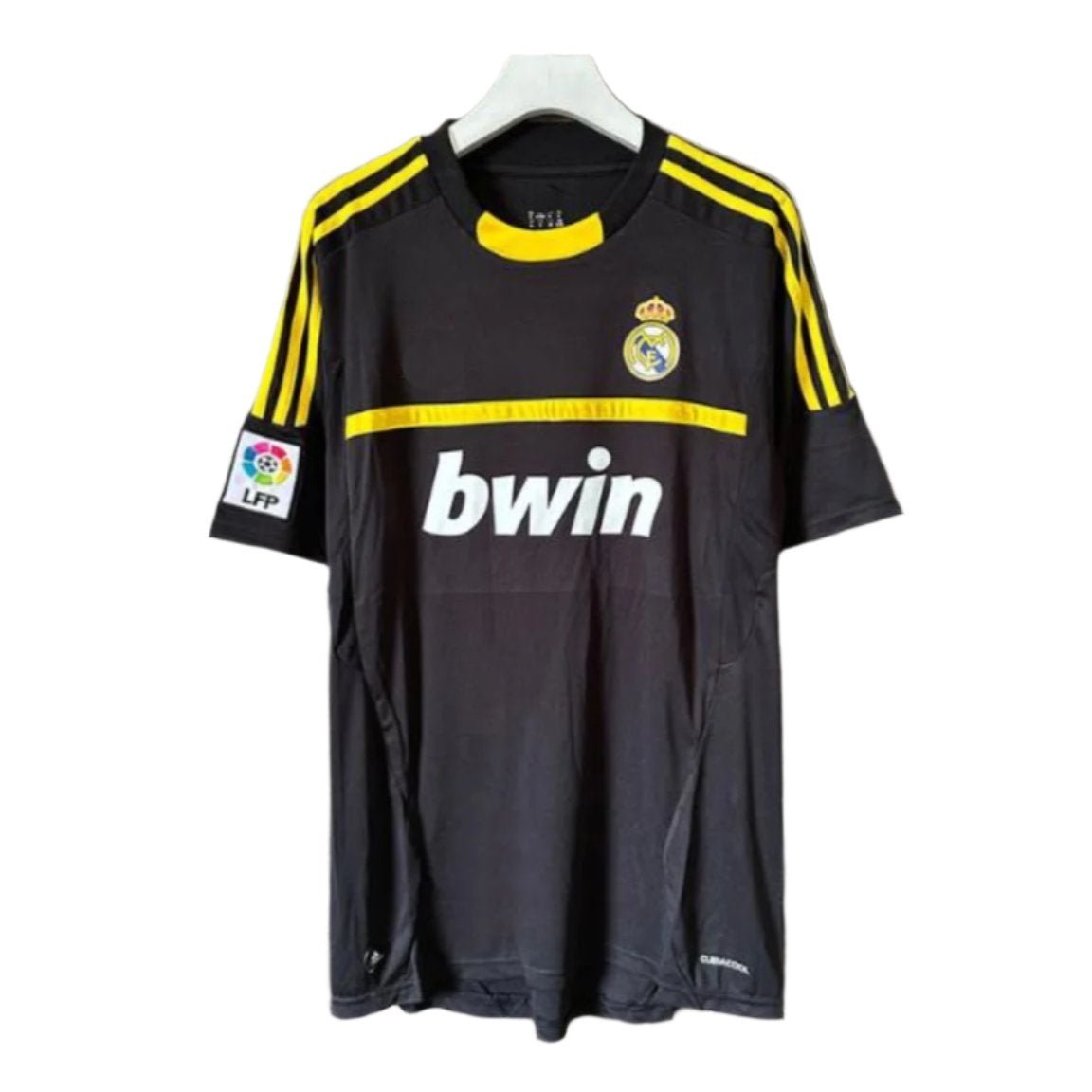 Real Madrid Black Goalkeeper Shirt 2011-2012 – Retro Version